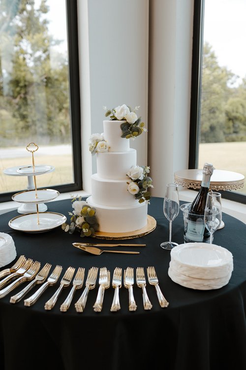 wedding cake and champagne