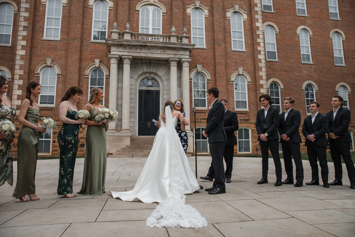 bride hugging her mother